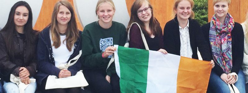 http://www.annee-scolaire-etranger.org/wp-content/uploads/2018/07/Ireland-Students-Flag_OK-800x300.jpg