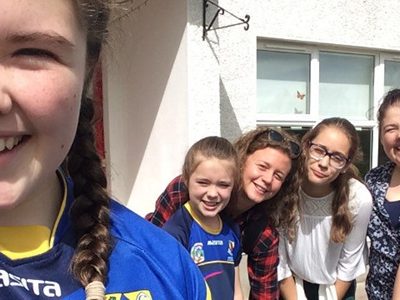 http://www.annee-scolaire-etranger.org/wp-content/uploads/2018/07/Ireland-Students-Host-Family-400x300.jpg